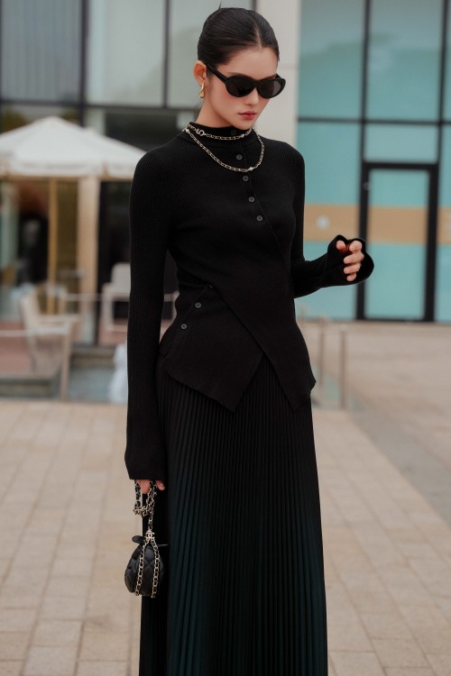 Sixdo Black & Green Pleated Flared Skirt